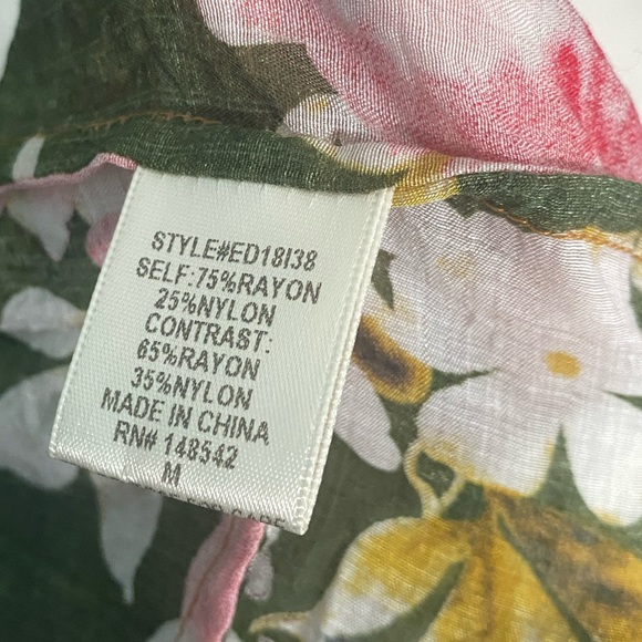 Aratta silent journey green embroidered floral top med - Picture 7 of 7